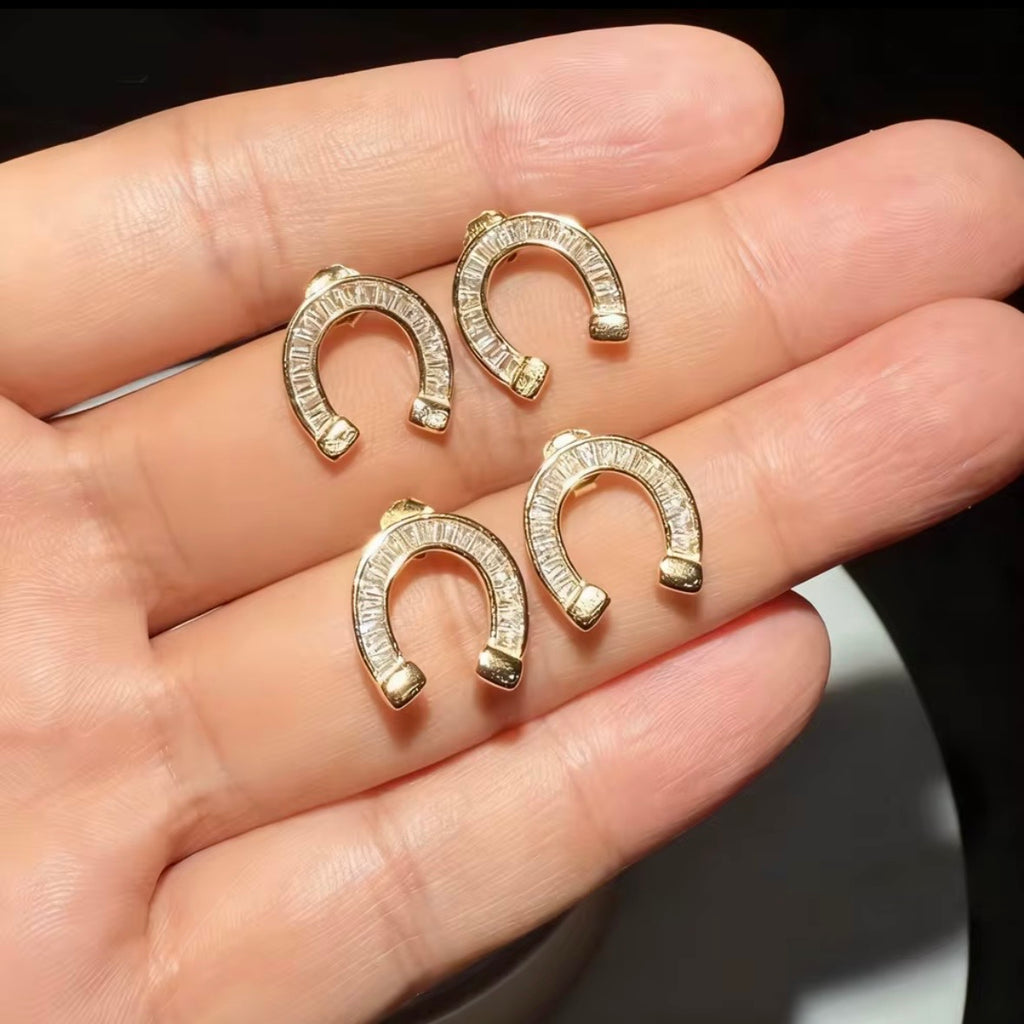 Bling 925 Sterling Silver Horse CZ Tiny Stud Earring Fashion Jewelry